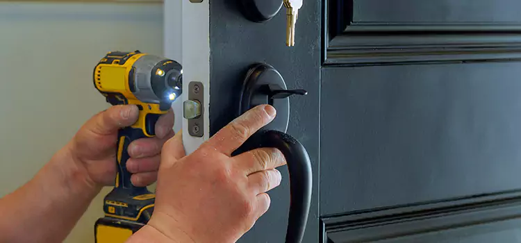 Locksmith Emergency Service North Amityville
